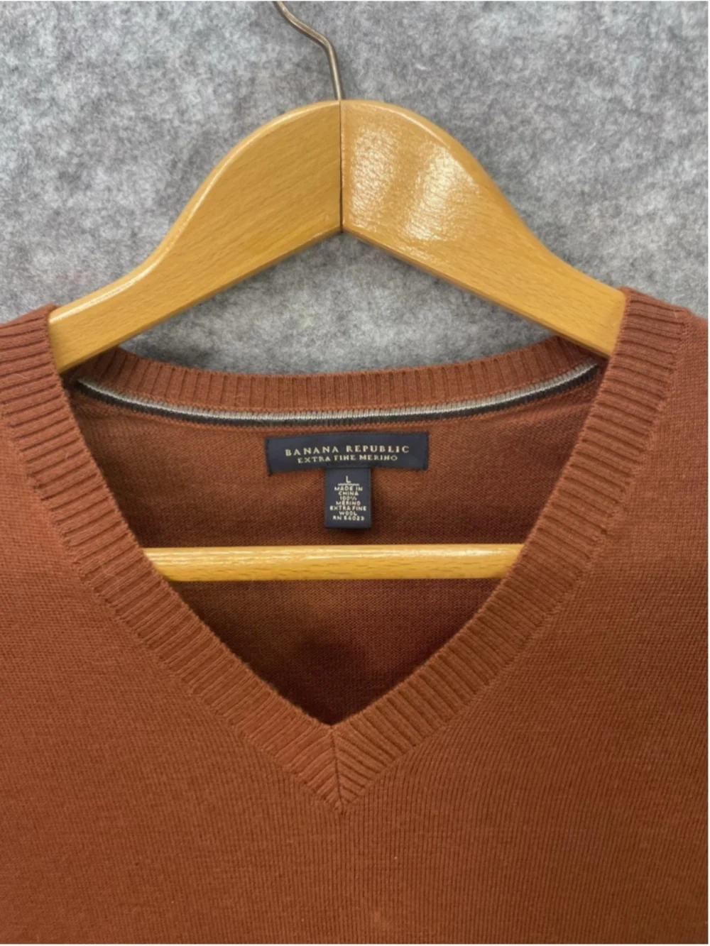 Banana Republic Sweater Mens Large Brown Extra Fine Merino V Neck Knit Pullover